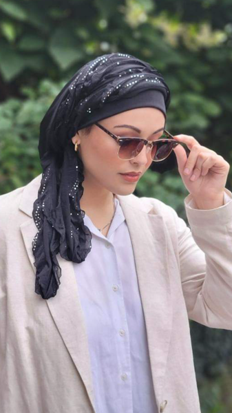 Stunning Black silver wrap around snood turban